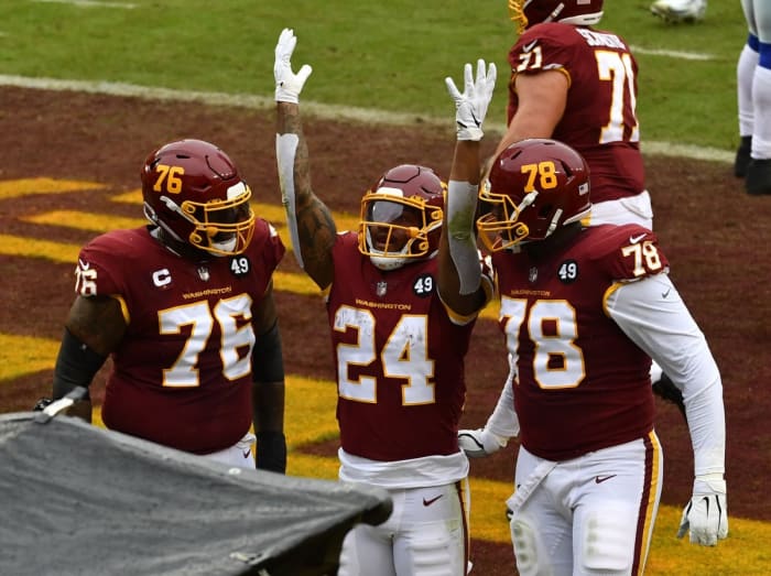 Cornelius Lucas, Gibson & Moses © Brad Mills-USA TODAY Sports